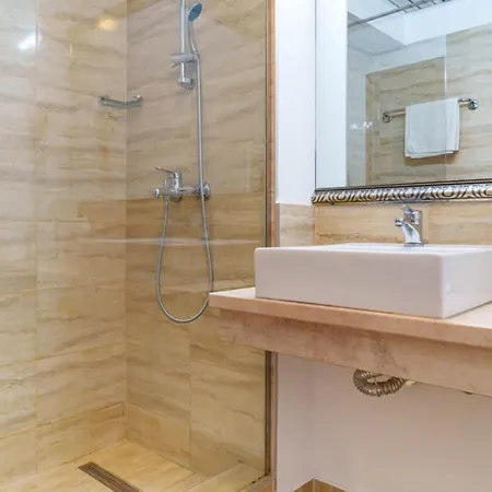 Guci Hotel Constanţa