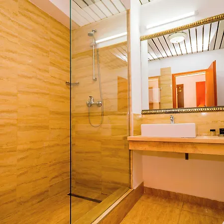 Guci Hotel 3*