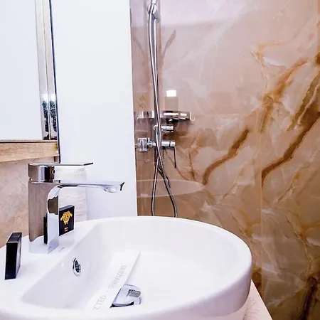 Guci Отель 3*